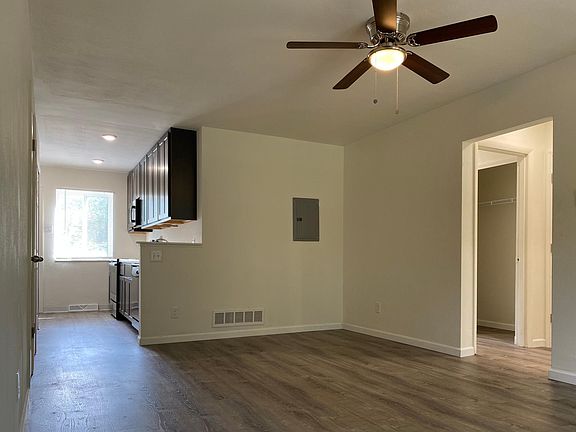 2nd image of 3972 Brittany Cir #A