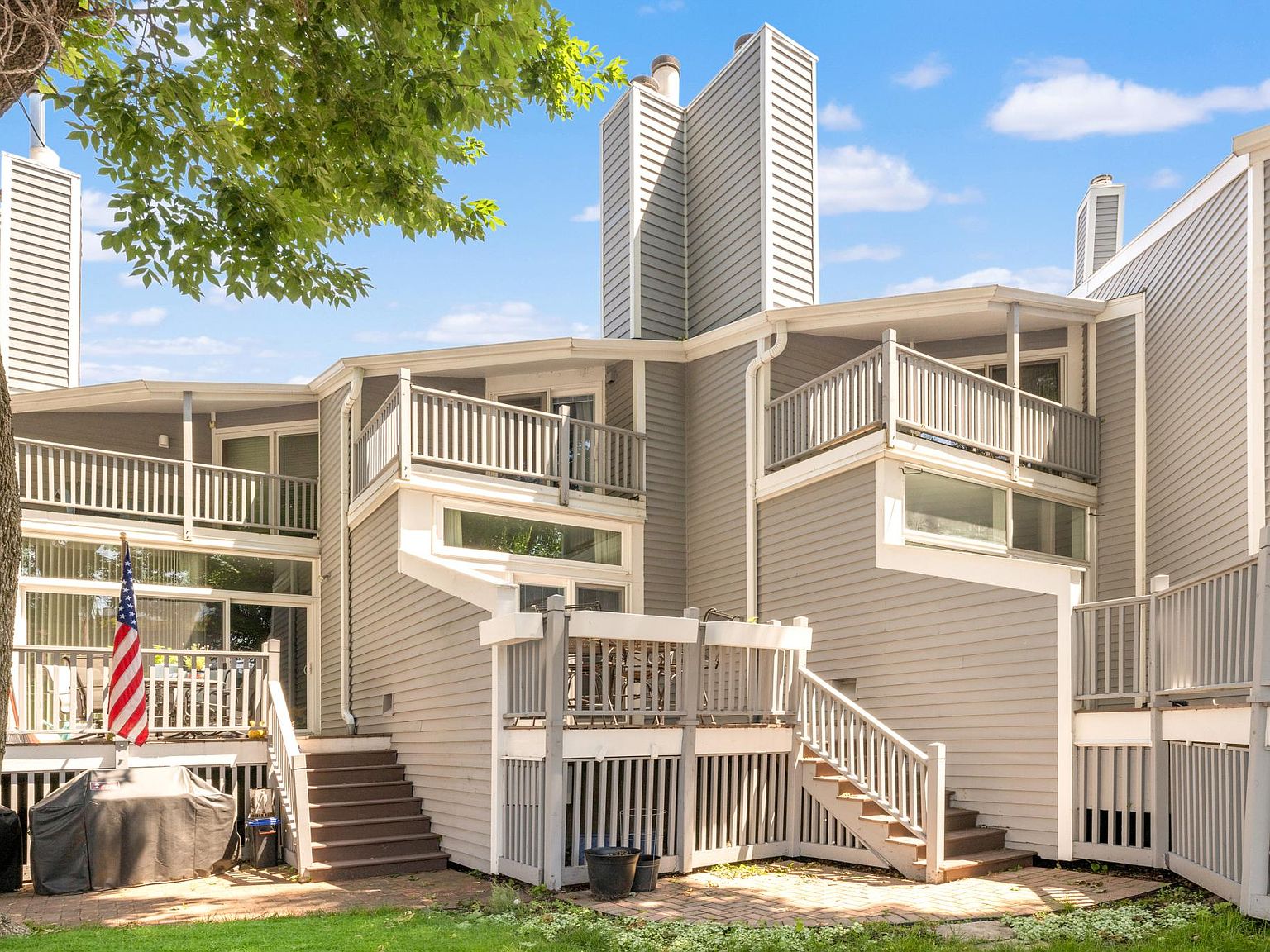 1111 N Edison St, Milwaukee, WI 53202 Zillow