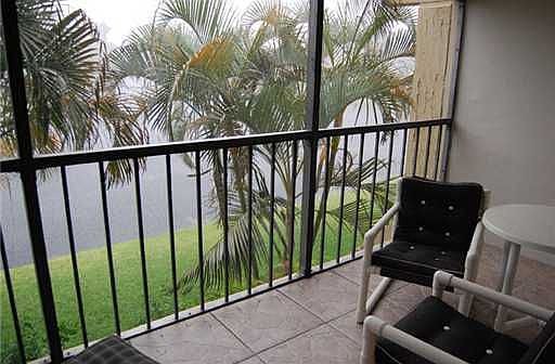 2nd image of 240 Lakeview Dr APT 209