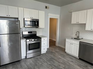 2828 N Lawndale Ave APT 1F, Chicago, IL 60618