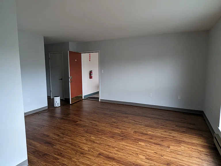 410 N State St #L3 — Photo 1