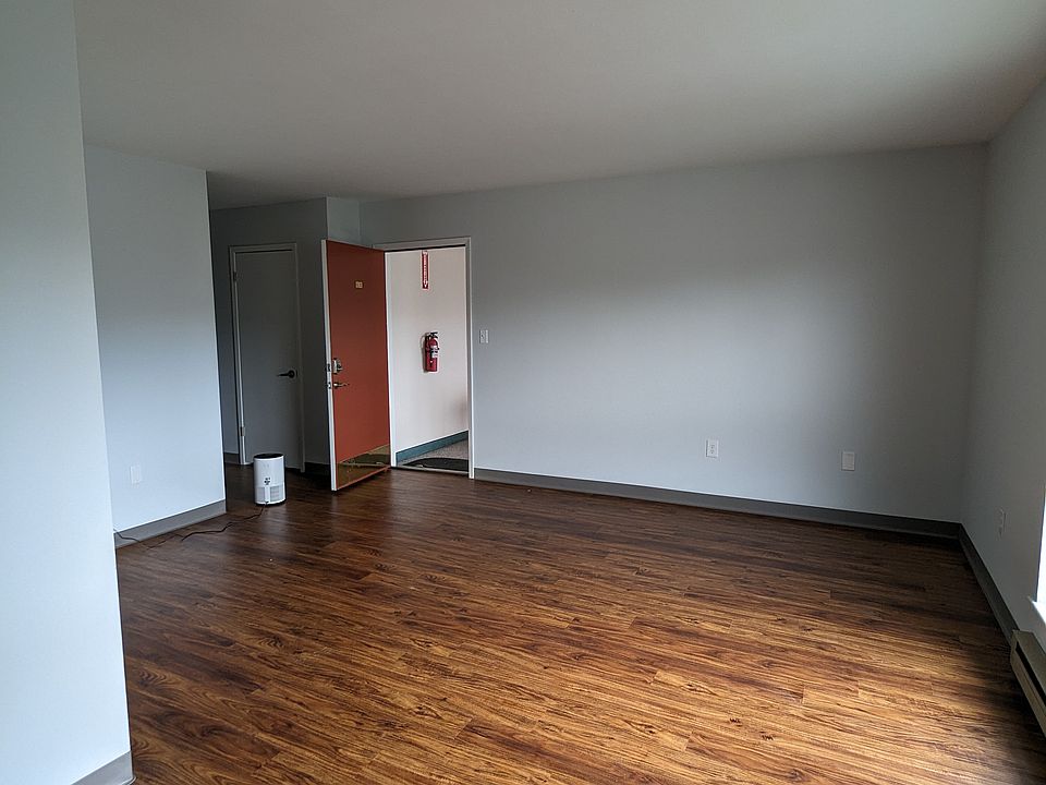 1st image of 410 N State St #L3