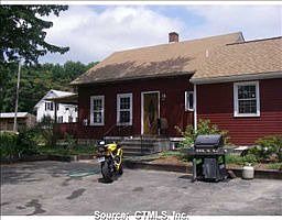 2nd image of 1305 Hartford Pike