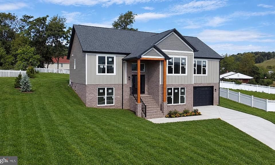 1st image of 60 Jessica Dr