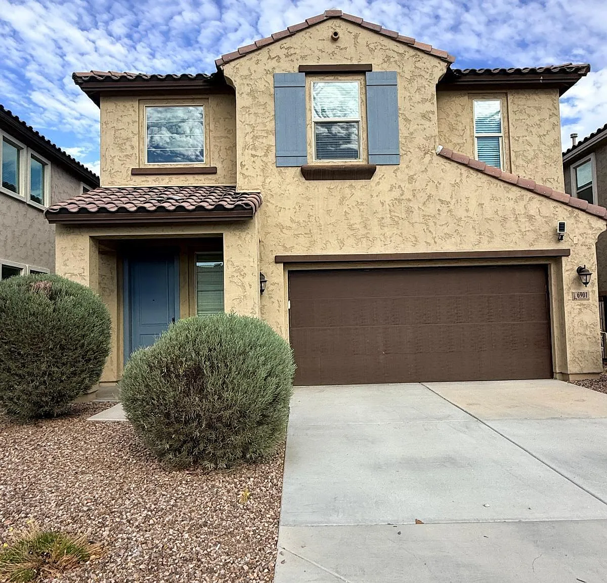 4 bed, 2.5 bath, 2450 sqft, $2,500 — Photo 2