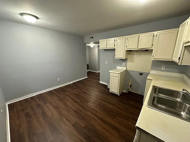 1225 New Hope Ln #D — Photo 7