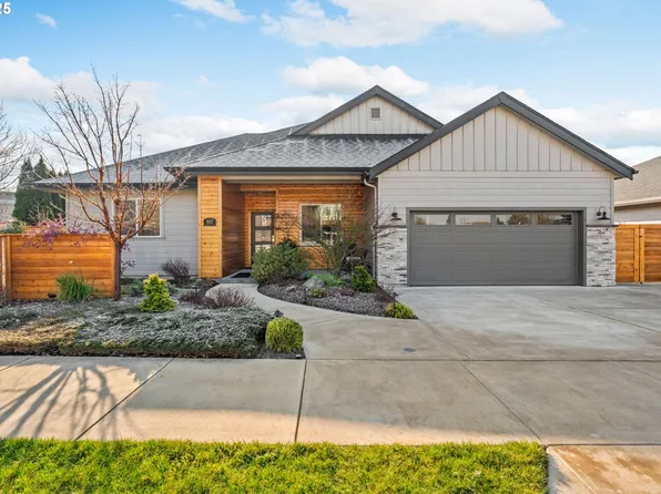 807 Hamilton St, Springfield, OR 97477