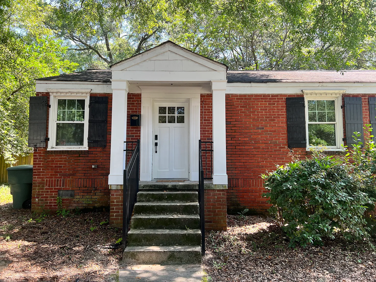 Etiwan Ave, Columbia — Photo 4