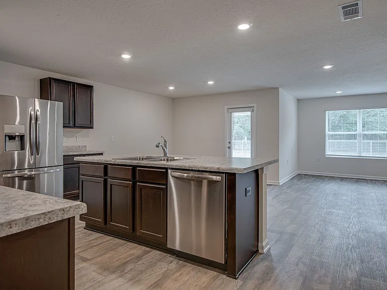 6401 Churchill Cir — Photo 3