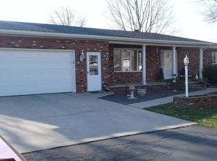 505 S McElroy St, Raymond, IL 62560