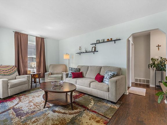 5th image of 809 S 113th STREET