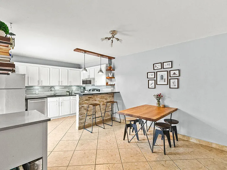 29 Lake Arbor Dr — Photo 4