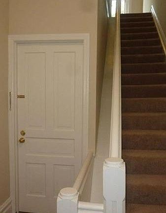 Entry to apartment