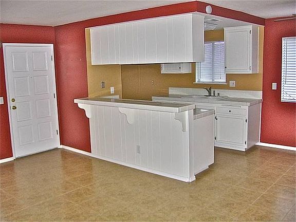 Living and kitchen area