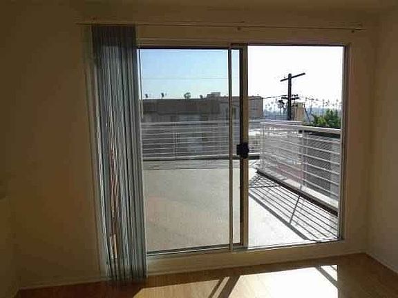 4th image of 1939 Tamarind Ave APT 6