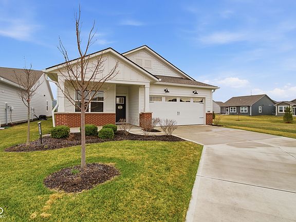 2nd image of 813 Sapp Cir