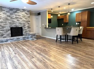 7030 Carriage Hill Dr APT 202, Brecksville, OH 44141