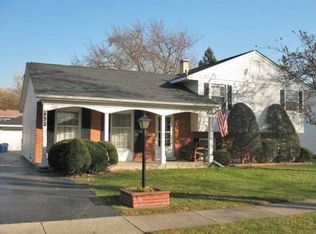 595 Patton Dr, Buffalo Grove, IL 60089