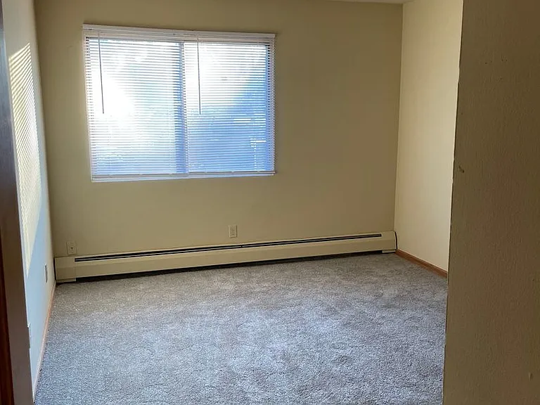 Cedar Avenue Apartments — Photo 27