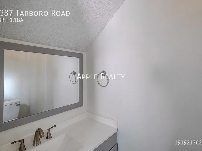 1387 Tarboro Rd — Photo 10