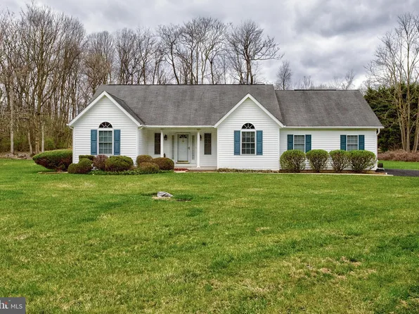 804 Doe Run Rd, Inwood, WV 25428