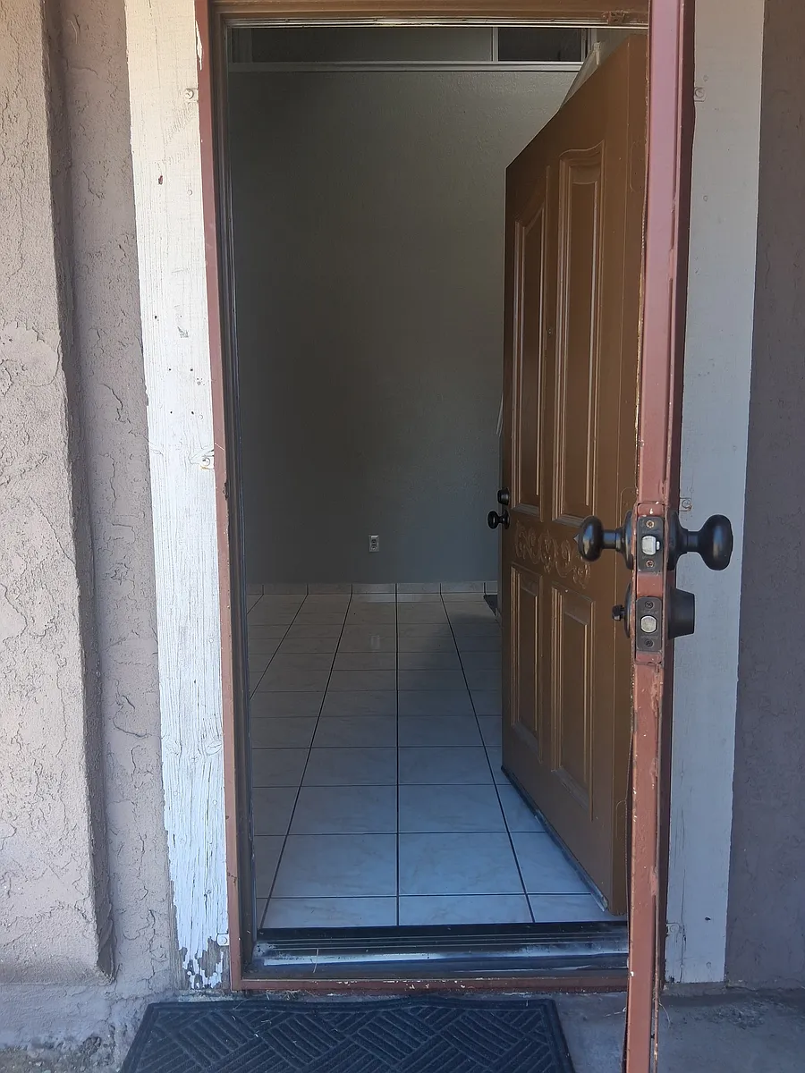Front entrance - 7585 Cypress Ave