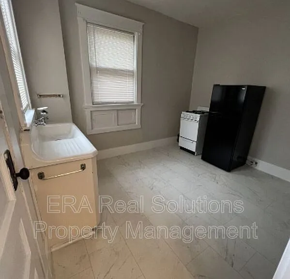 2710 Ruberg Ave #2R — Photo 5