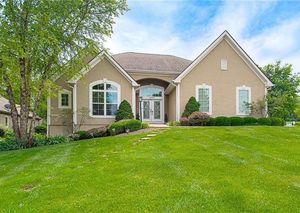 1st image of 14361 Manor Ct