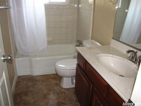 3rd image of 2329 W Princeton Ave