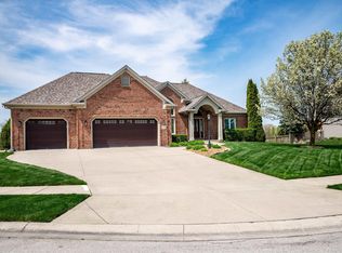 2416 Caravelle Dr, Fort Wayne, IN 46814