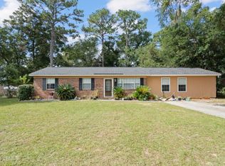 909 Belleview Cir E, Beaufort, SC 29902