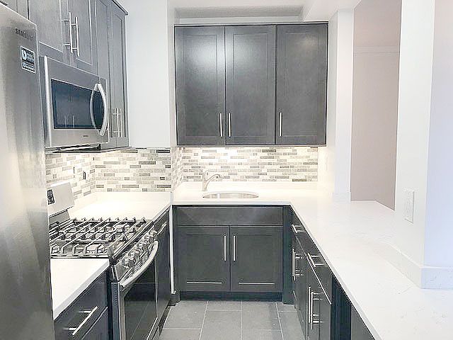1st image of 72 Barrow St APT 2H