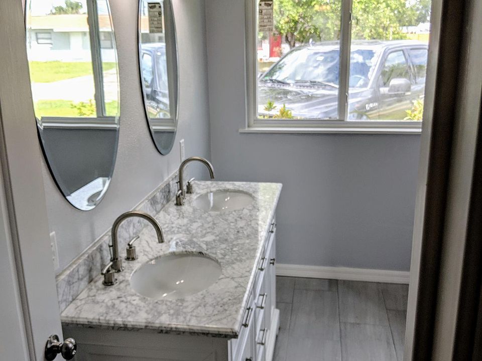 2nd image of 2629 Trammel Ave