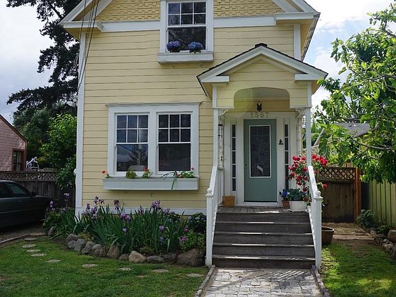 2nd image of 1567 Railroad Ave