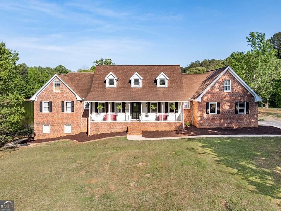 1st image of 136 Hidden Lake Dr