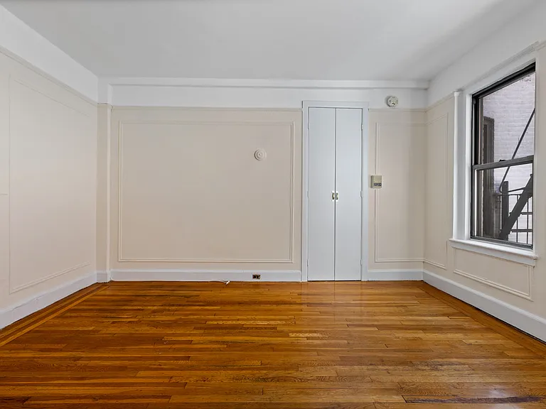 245 W 75th St #6D — Photo 6