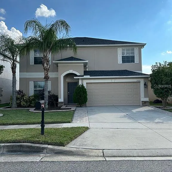 1900 Thetford Cir — Photo 1
