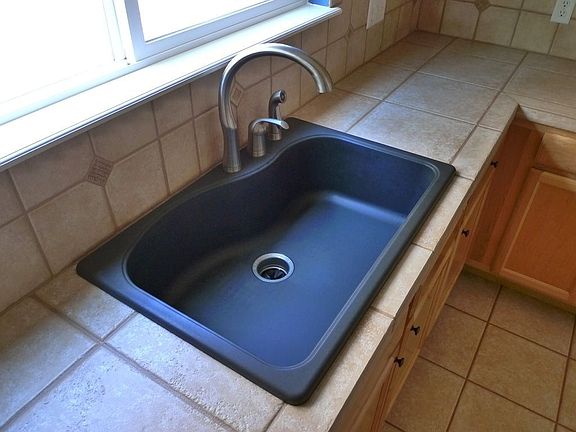 Huge Kitchen Sink!