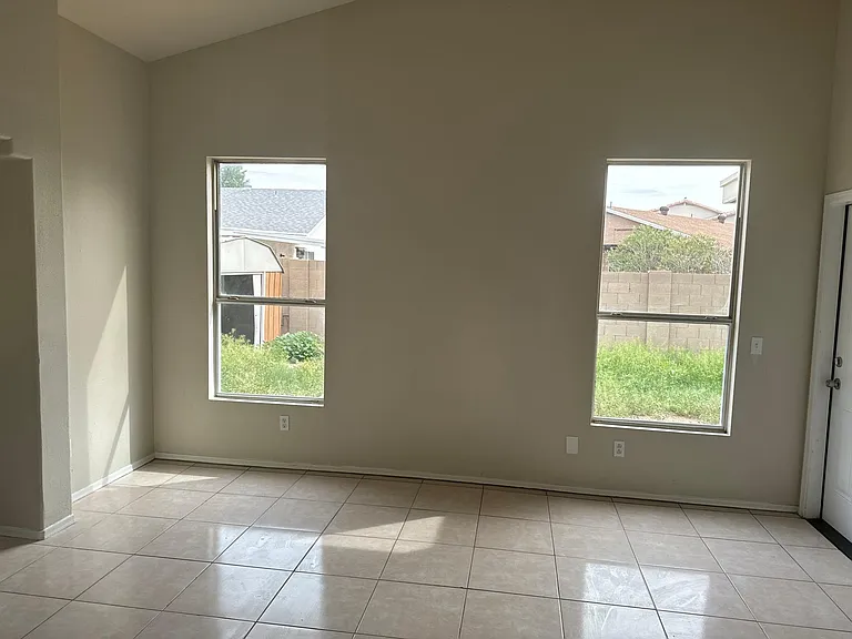 9033 W Windsor Ave — Photo 9