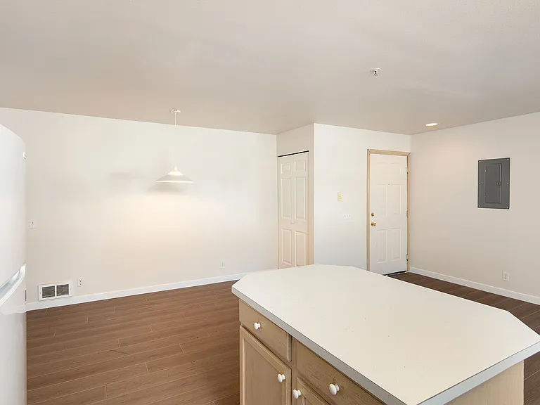 928 N 97th St Apartments — Photo 29