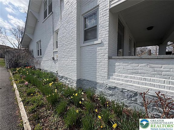 4th image of 2120 Butztown Rd