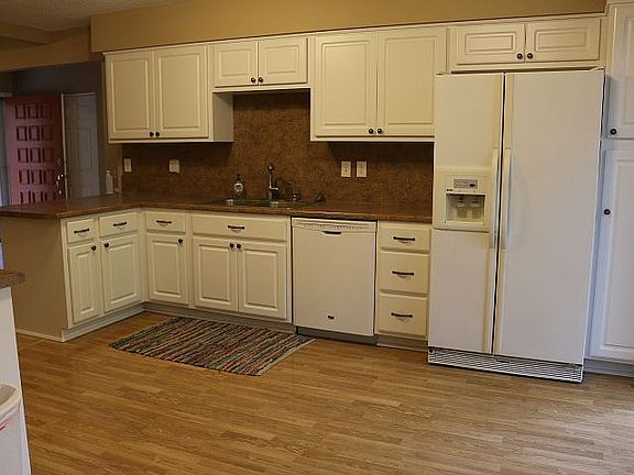 4th image of 407 Oakland Ln