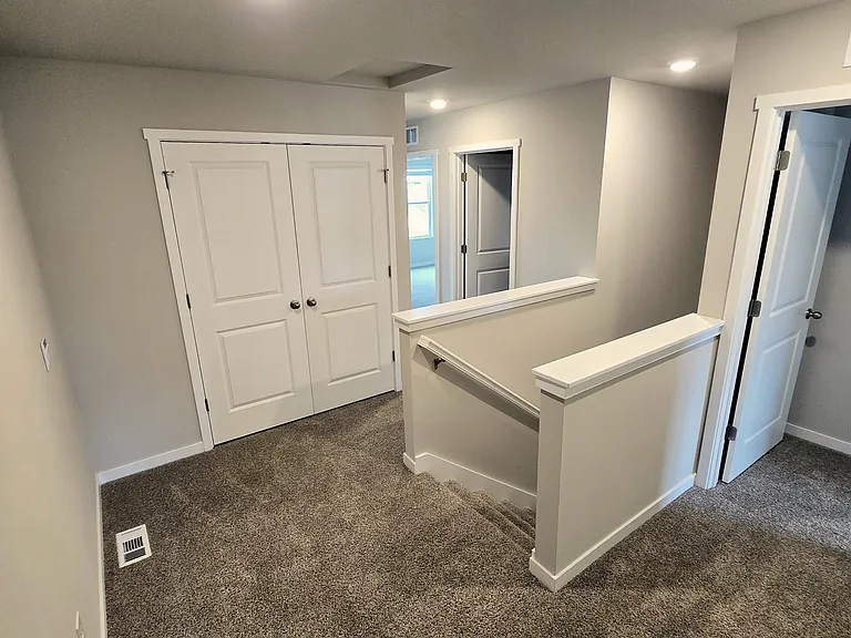 523 Kinley Dr #1 — Photo 17