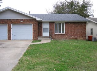 1517 E Camino Alto St, Springfield, MO 65804