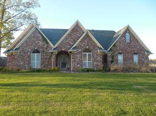 2038 Eagle Point Cv, Southaven, MS 38672