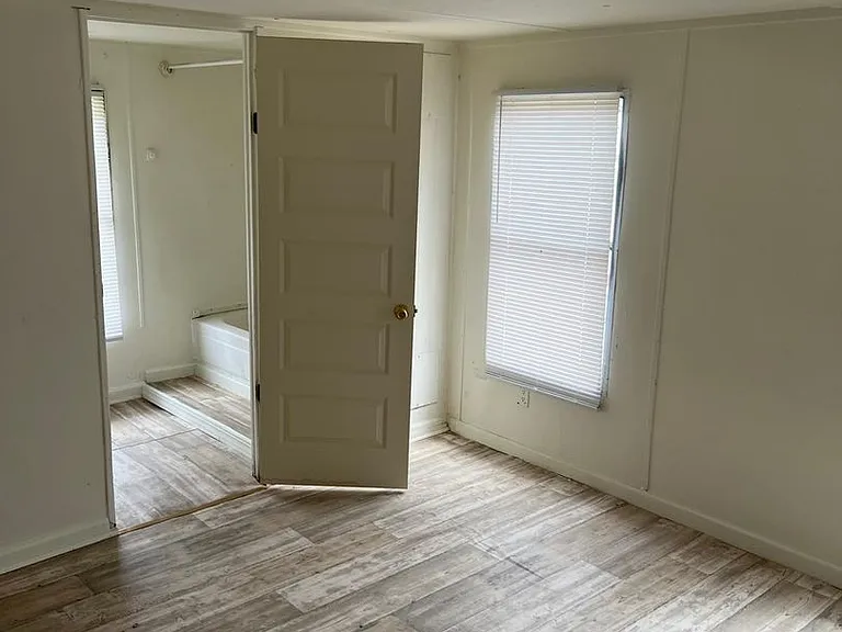 111 Cedar Lake Dr — Photo 48