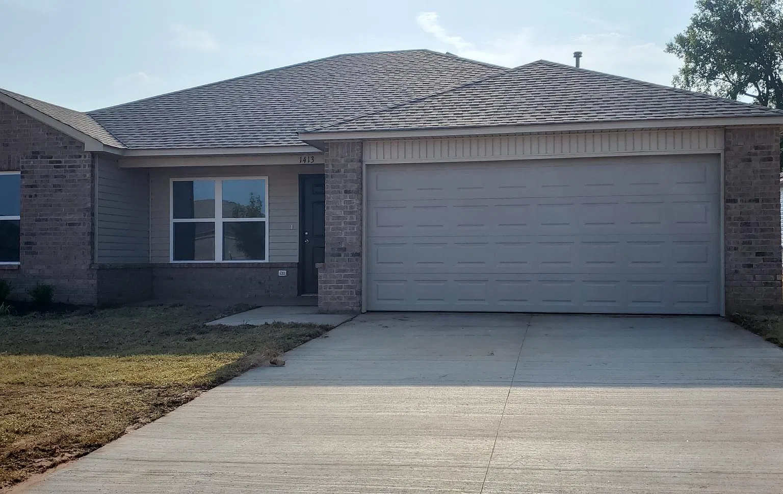 3 bed, 1304 sqft, $1,430 — Photo 1