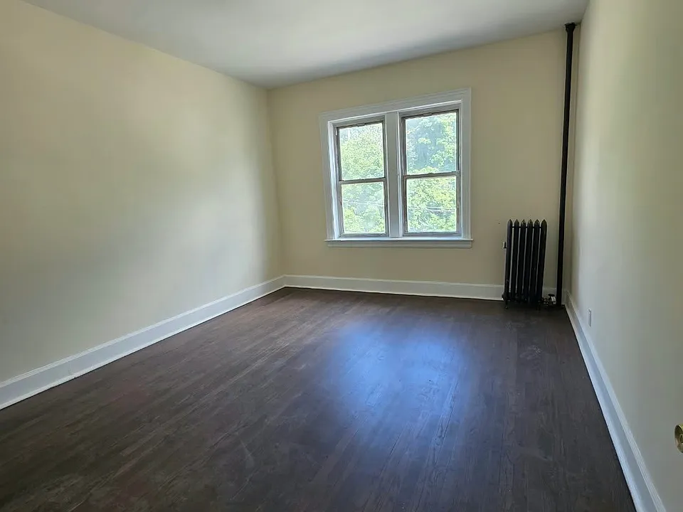 369 Warburton Ave #3B