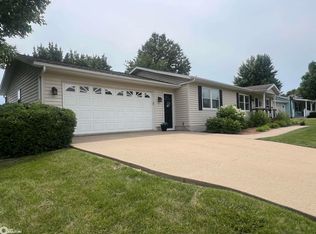 1403 Dogwood Dr, Fairfield, IA 52556