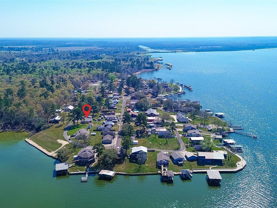 1st image of 323 Lake Livingston Dr